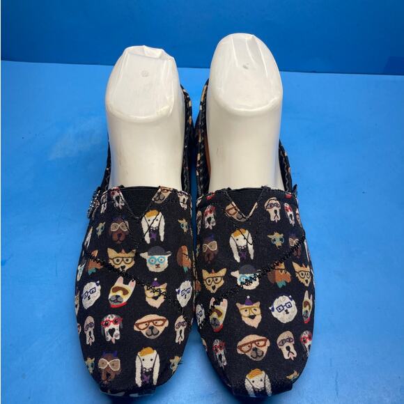 TOMS Womens Black Flats Dogs Print Lightweight Slip On Shoes Sz W 8.5 - Picture 4 of 10